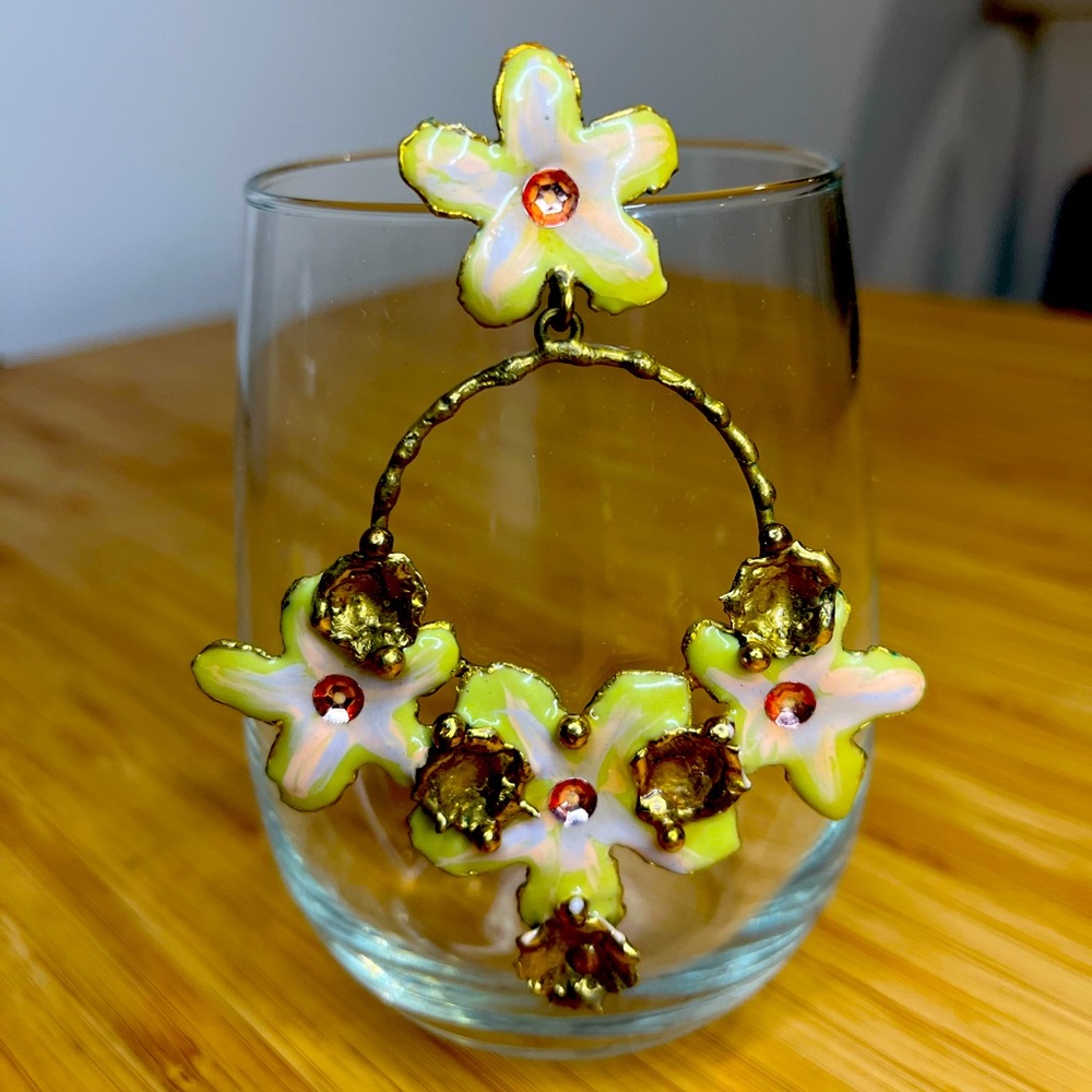 VTG Floral metal hoop earrings